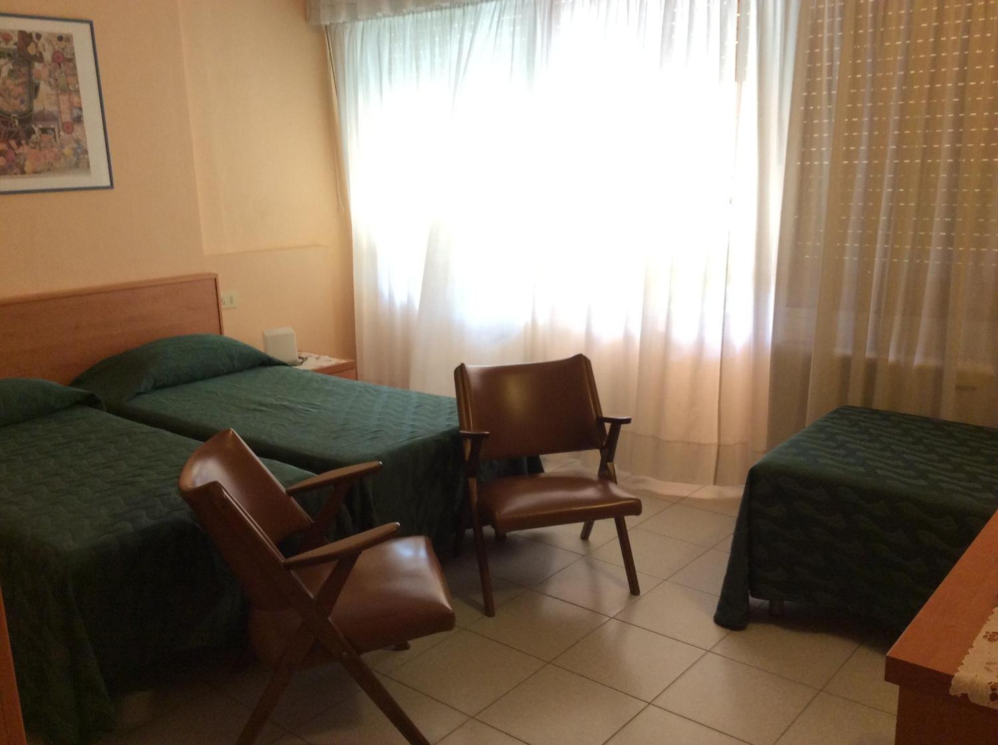 Hotel Le Ginestre Camaiore Bagian luar foto