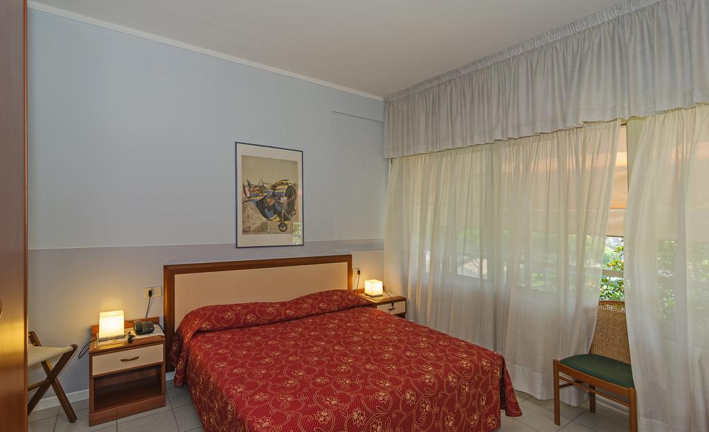 Hotel Le Ginestre Camaiore Bagian luar foto