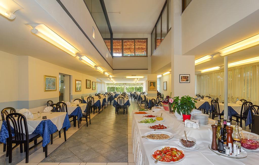 Hotel Le Ginestre Camaiore Bagian luar foto