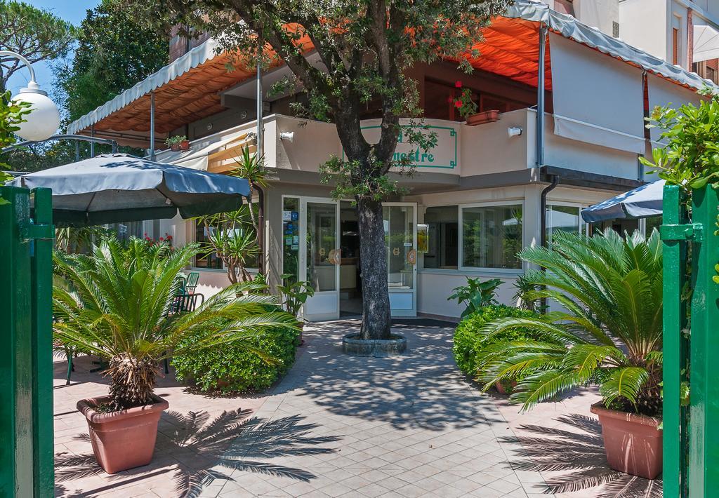 Hotel Le Ginestre Camaiore Bagian luar foto