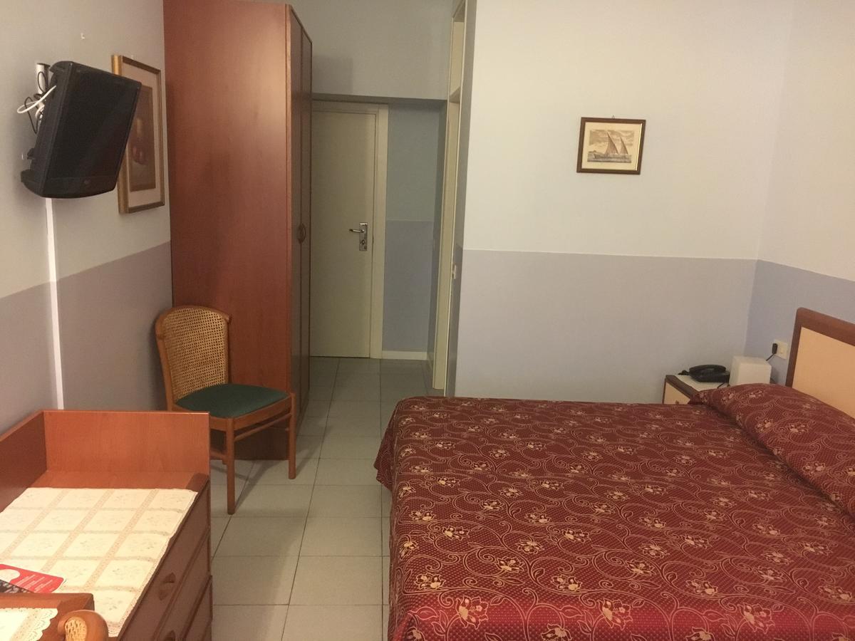 Hotel Le Ginestre Camaiore Bagian luar foto