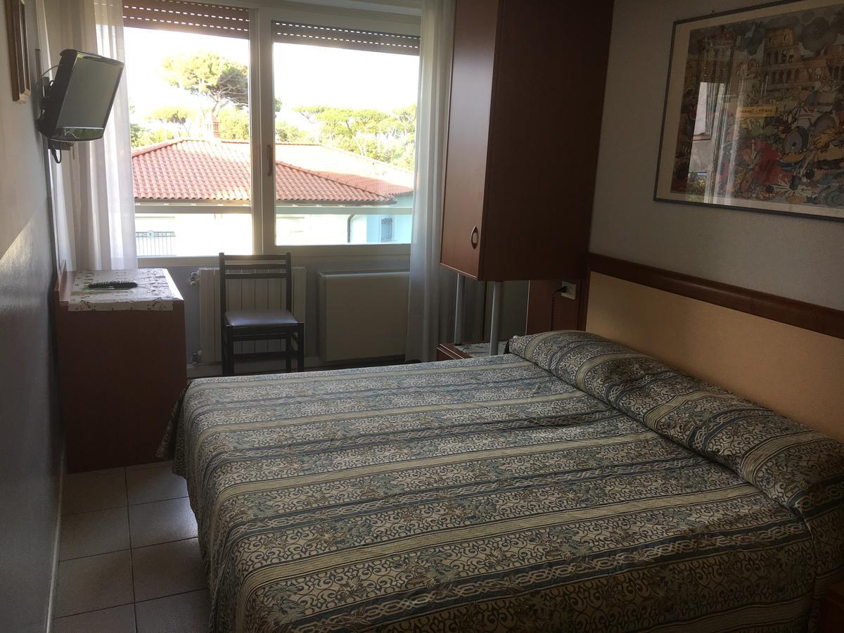 Hotel Le Ginestre Camaiore Bagian luar foto