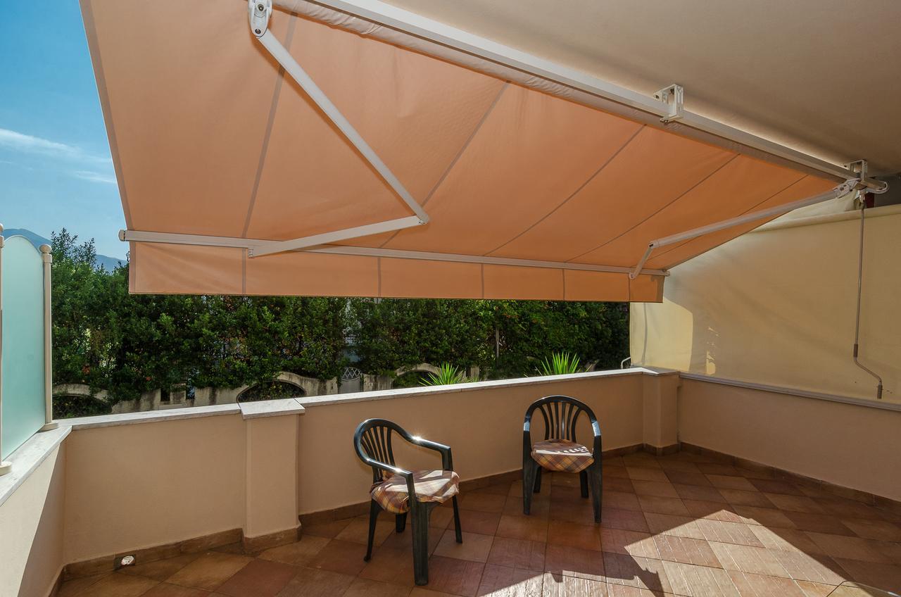 Hotel Le Ginestre Camaiore Bagian luar foto
