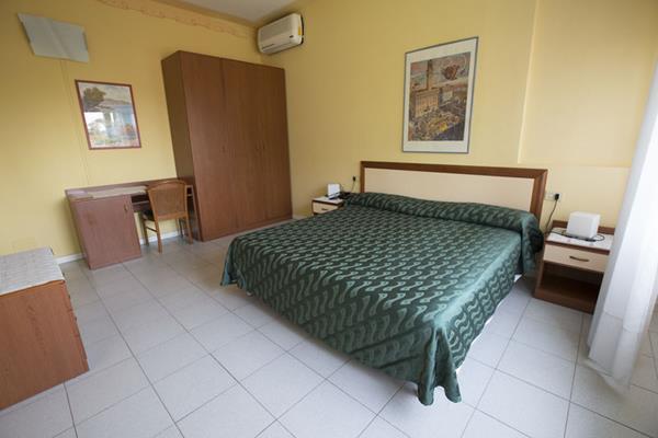 Hotel Le Ginestre Camaiore Bagian luar foto