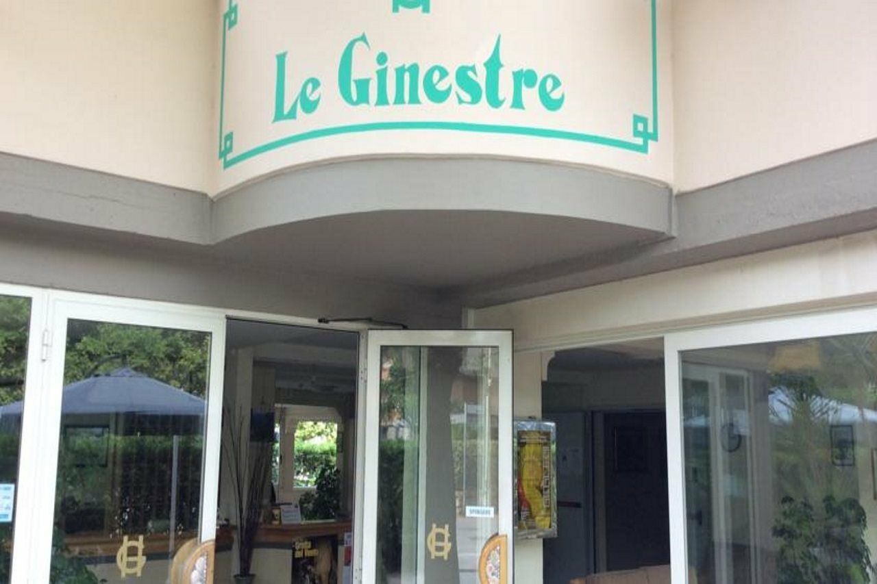 Hotel Le Ginestre Camaiore Bagian luar foto
