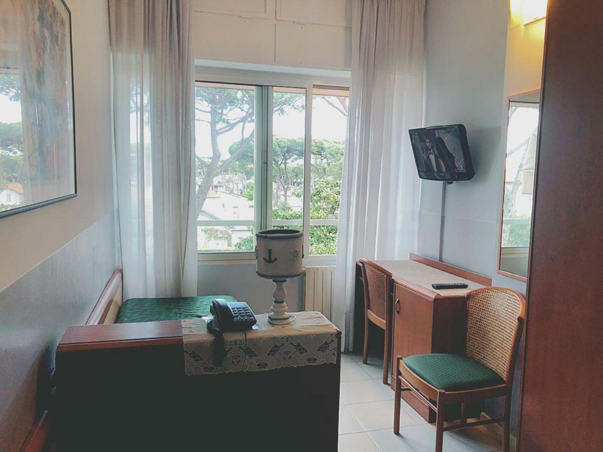 Hotel Le Ginestre Camaiore Bagian luar foto
