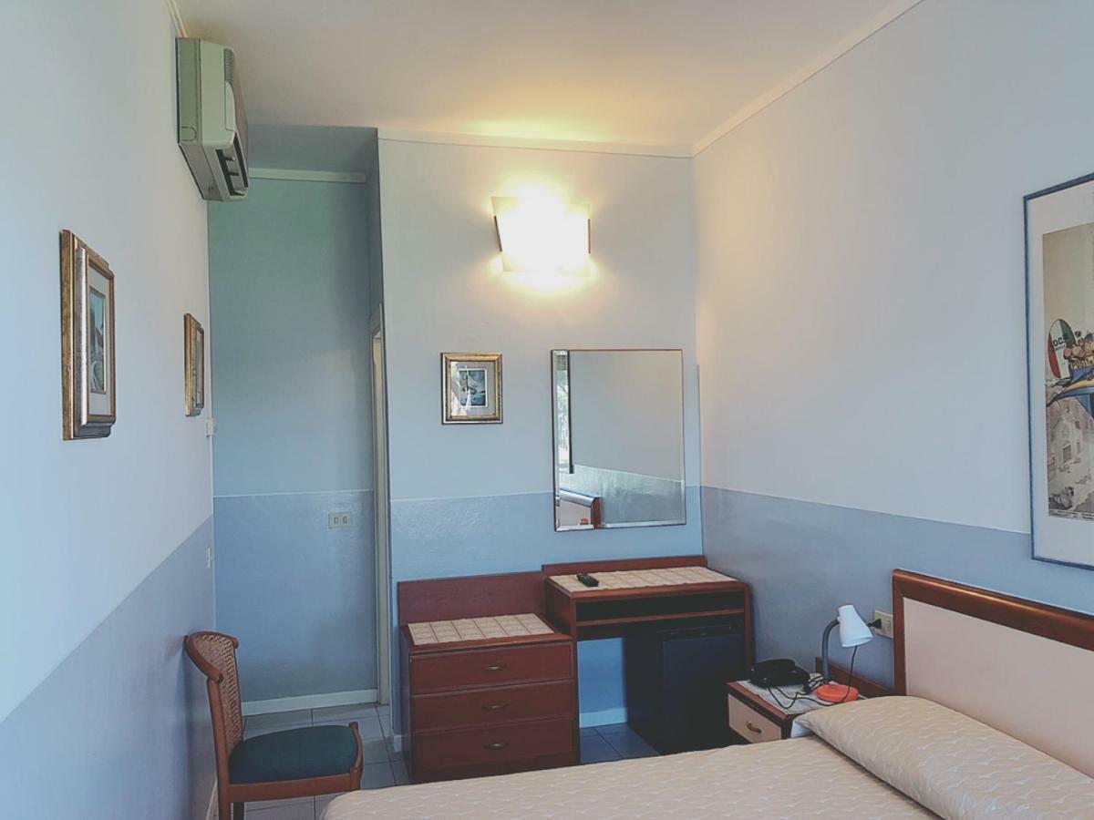 Hotel Le Ginestre Camaiore Bagian luar foto