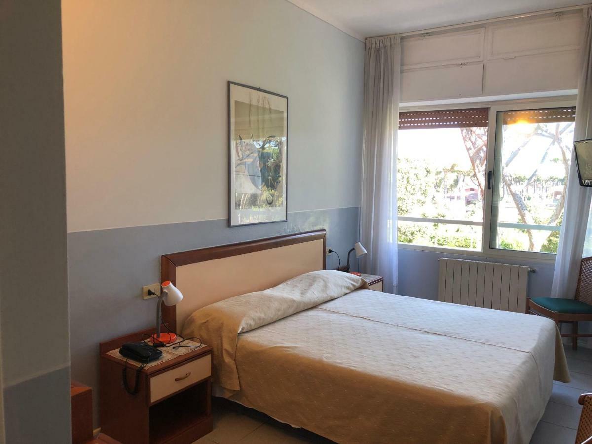 Hotel Le Ginestre Camaiore Bagian luar foto